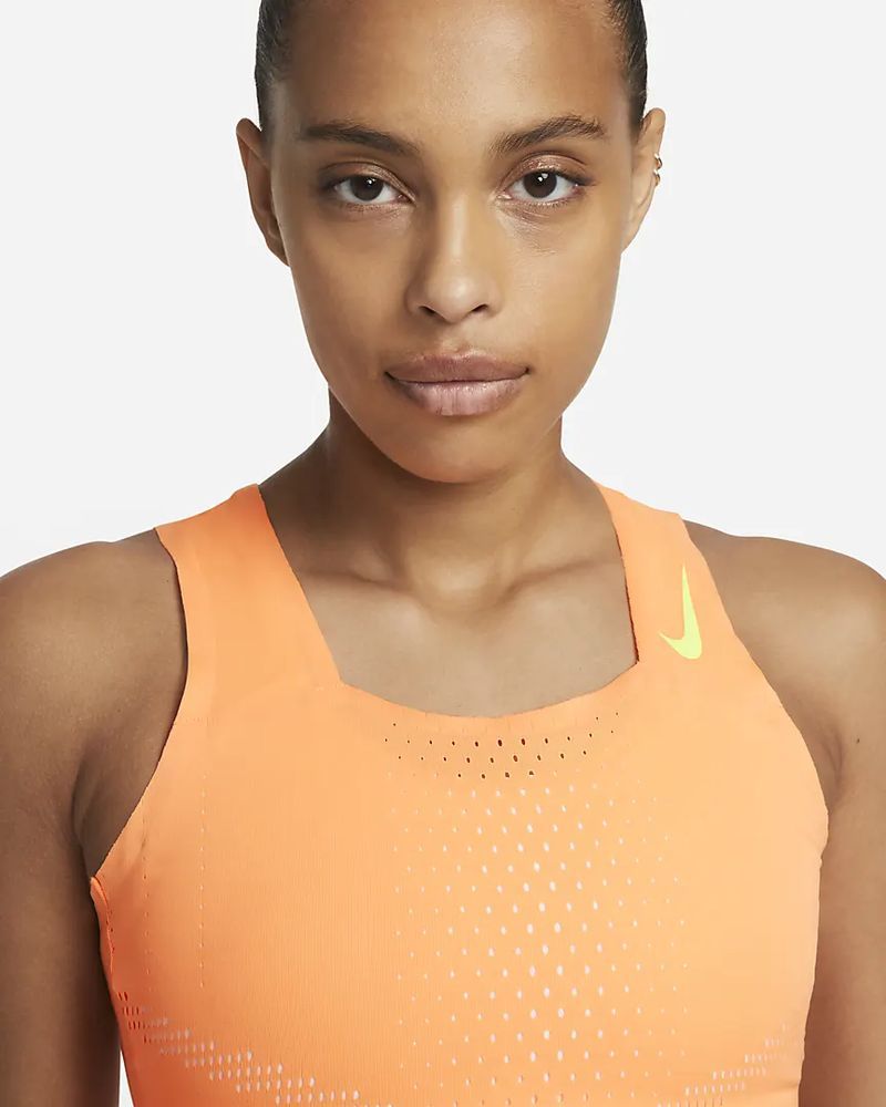 Crop top de running Nike Dri-FIT ADV AeroSwift pour Femme. Nike BE