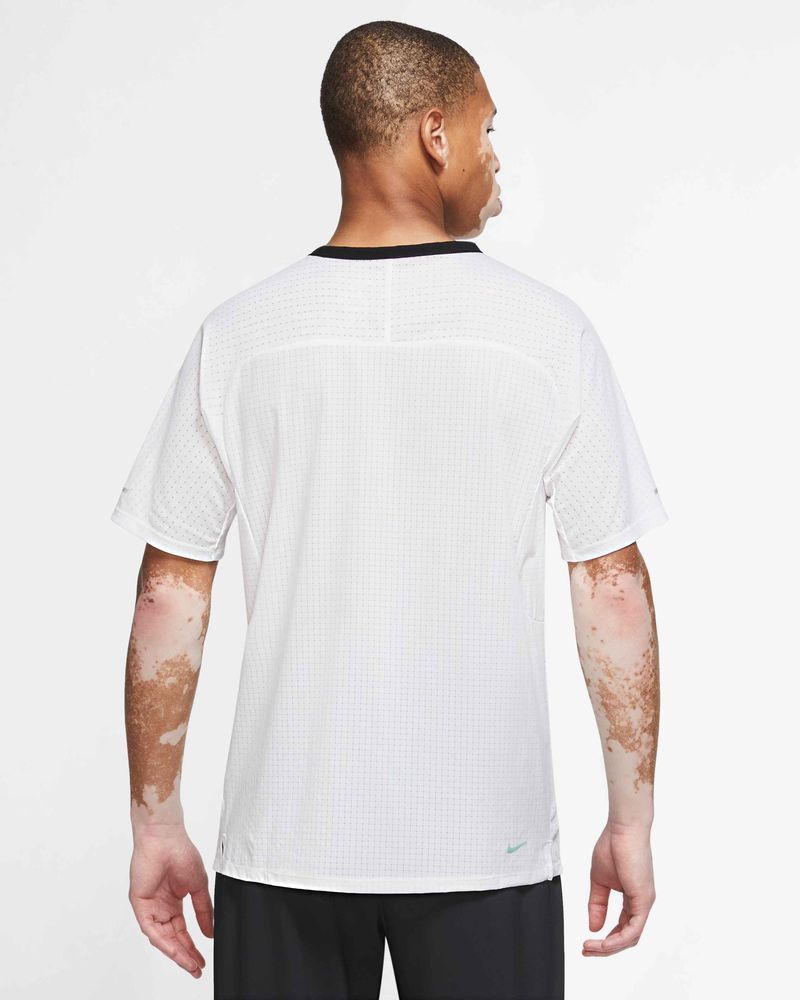Camiseta Nike Dri-FIT Trail Solar Chase para Hombre