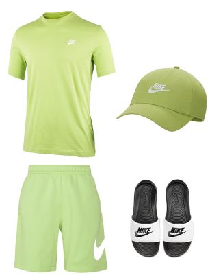 Ensemble de produits Nike Sportswear pour Homme. T-shirt + Short + Casquette + Claquettes (4 pièces)