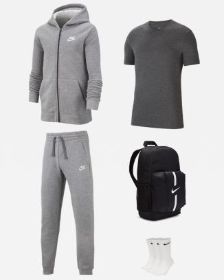 Set di prodotti Nike Sportswear per Bambino. Tuta da jogging + Maglieta + Borsa + Calze (5 prodotti)