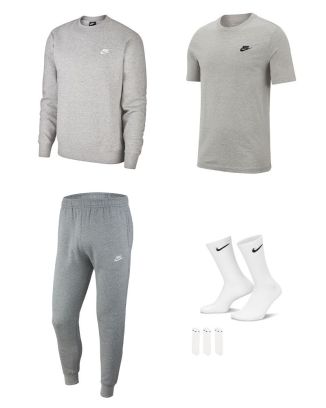 Set producten Nike Sportswear voor Mannen. Sweatshirt + Joggingbroek + T-shirt + Sokken (4 artikelen)