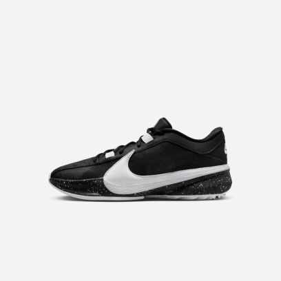 chaussures nike basketball freak 5 noir blanc homme dx4985 003