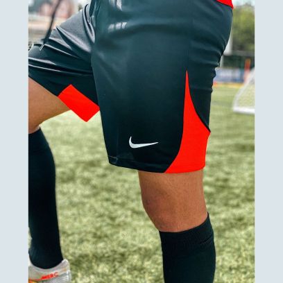 Pantalón corto Nike Academy Pro Negro y Rojo para hombre