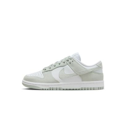 chaussures nike dunk low blanc gris pour femme fn7658 100