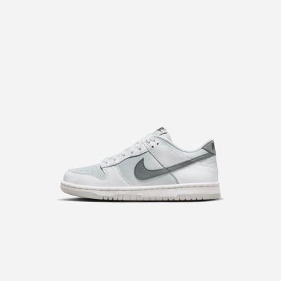 chaussures nike dunk low blanc et gris pour enfant fv0365 100