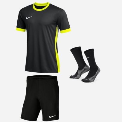 Produkt+Set Nike Strike IV für Mann. Trikot + Shorts + Socken (3 artikel)