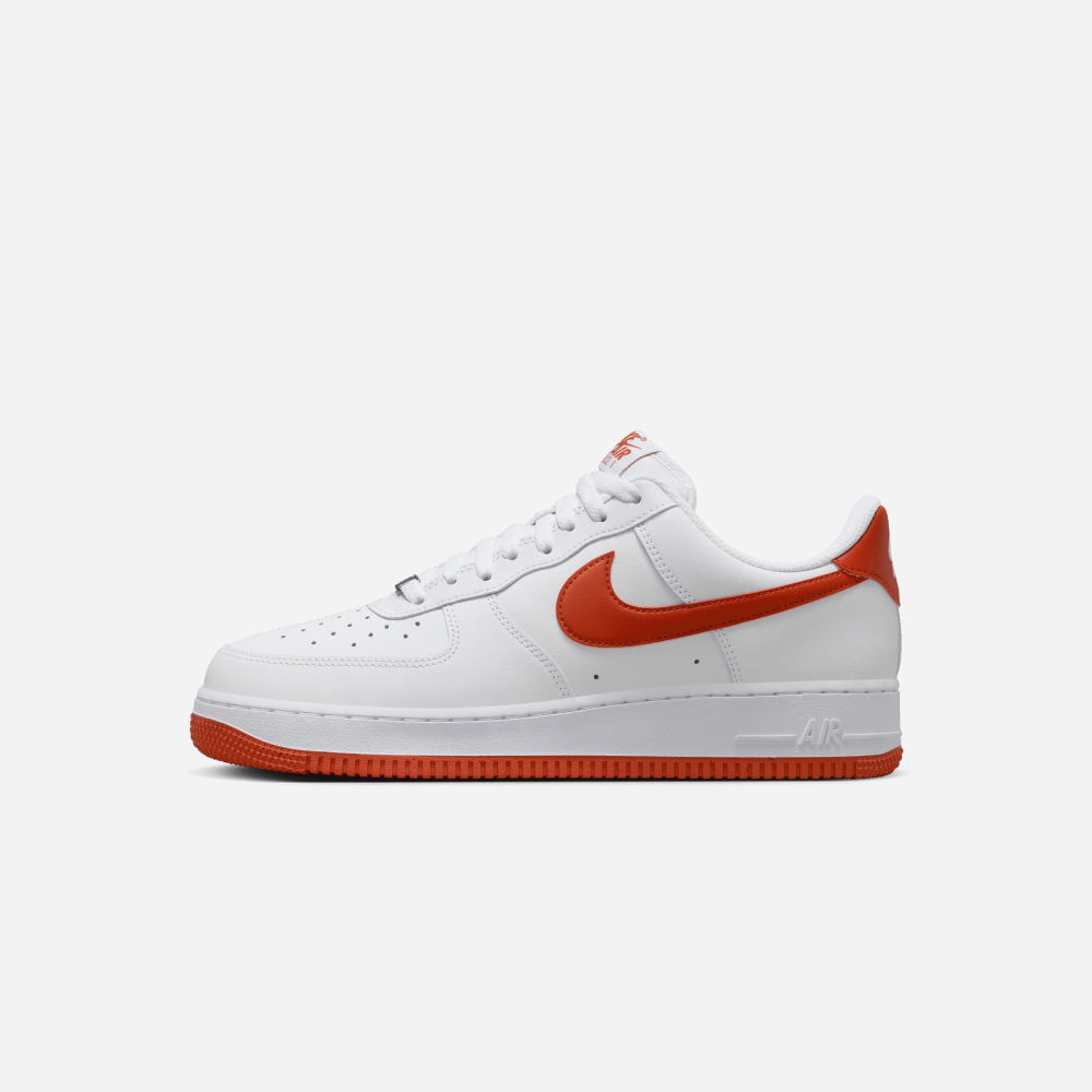 Chaussures Nike Air Force 1 07 Blanc Rouge pour Homme EKINSPORT