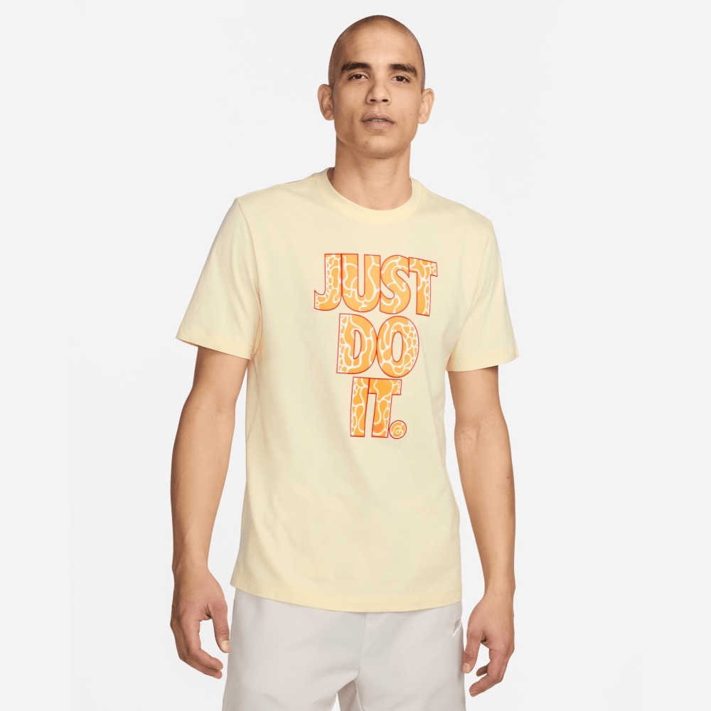 T shirt Nike Sportswear Jaune Orange pour Homme EKINSPORT